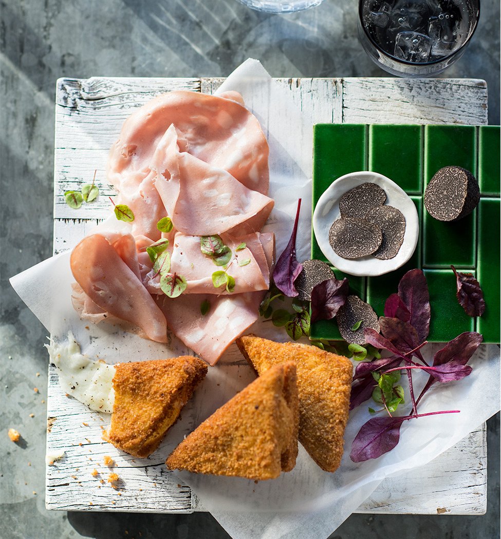 Crumbed sandwich with mortadella