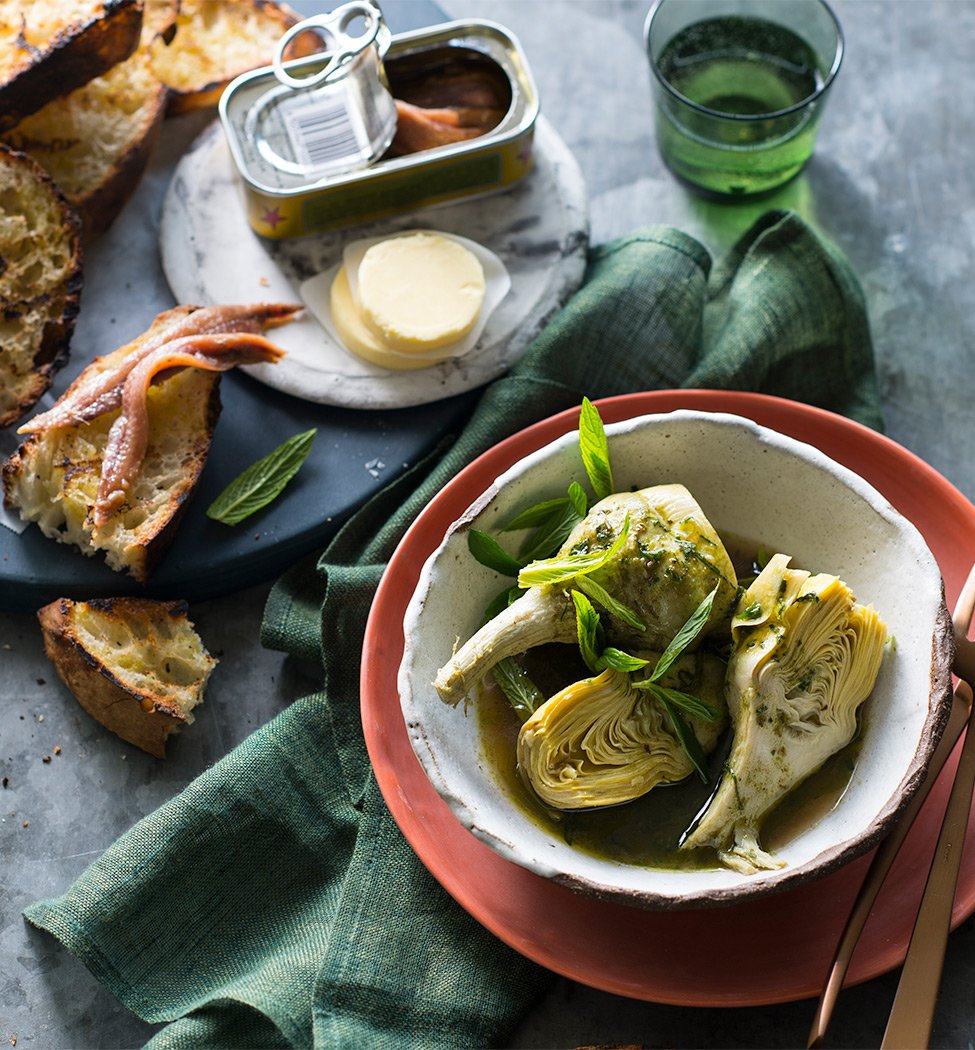 Anchoives in tin - with artichoke